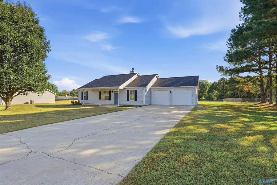 103 Meadow Green Drive, New Market, AL 35761 - #2