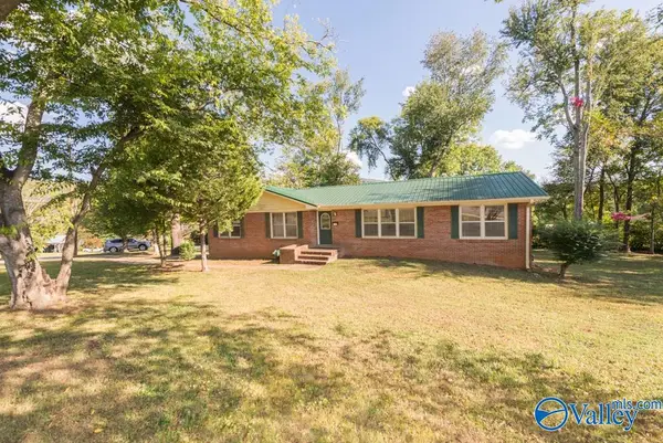 825 Watts Drive Se, Huntsville, AL 35801