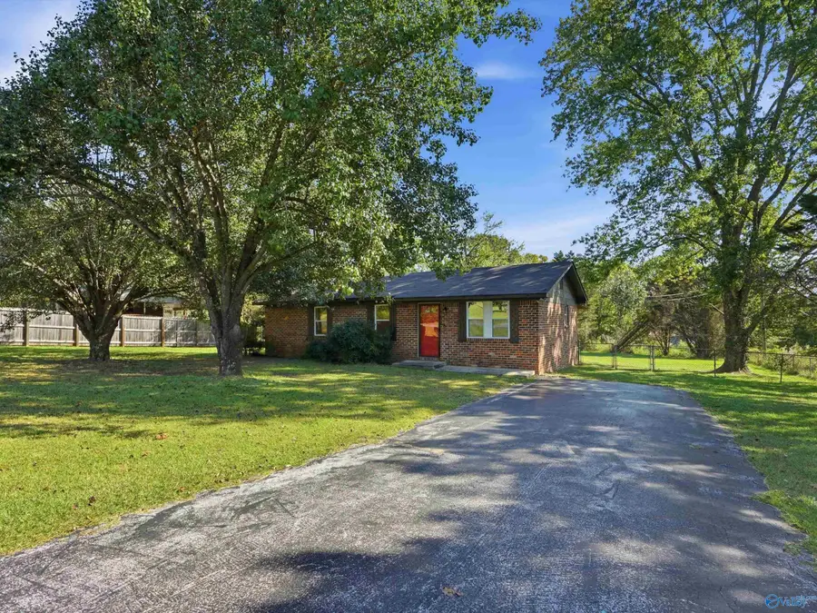 675 New Center Road, Hartselle, AL 35640 - #3