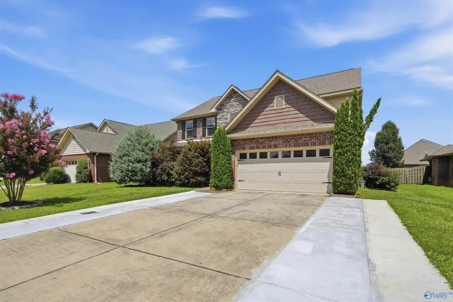 3011 Magnolia Leaf Circle, Owens Cross Roads, AL 35763 - #3