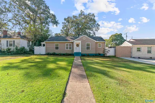 1813 Enolam Blvd Se, Decatur, AL 35601