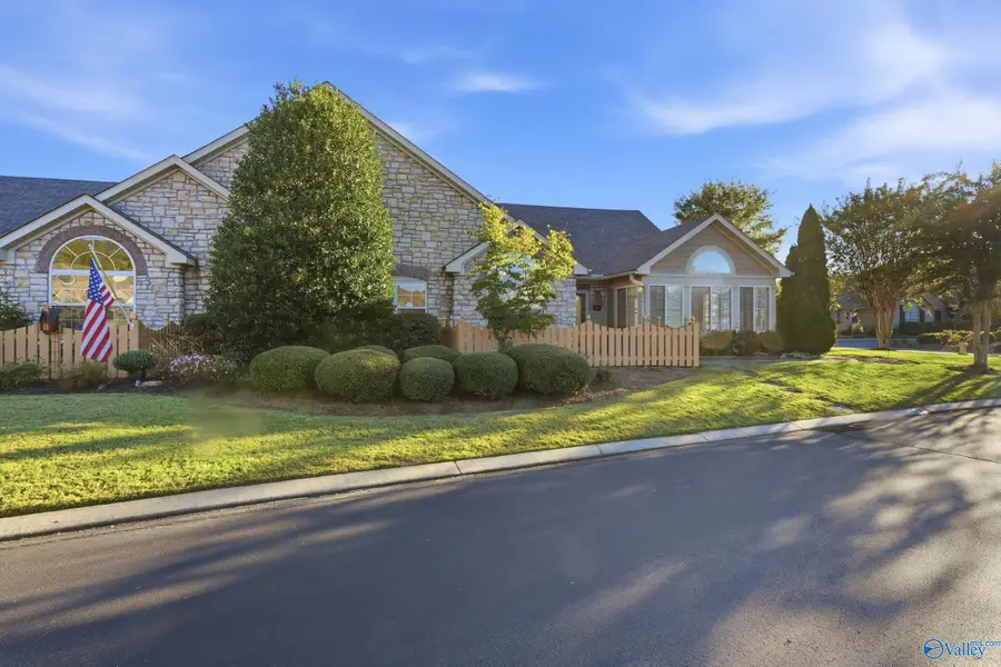 82 Laurel Lane, Brownsboro, AL 35741 - #2