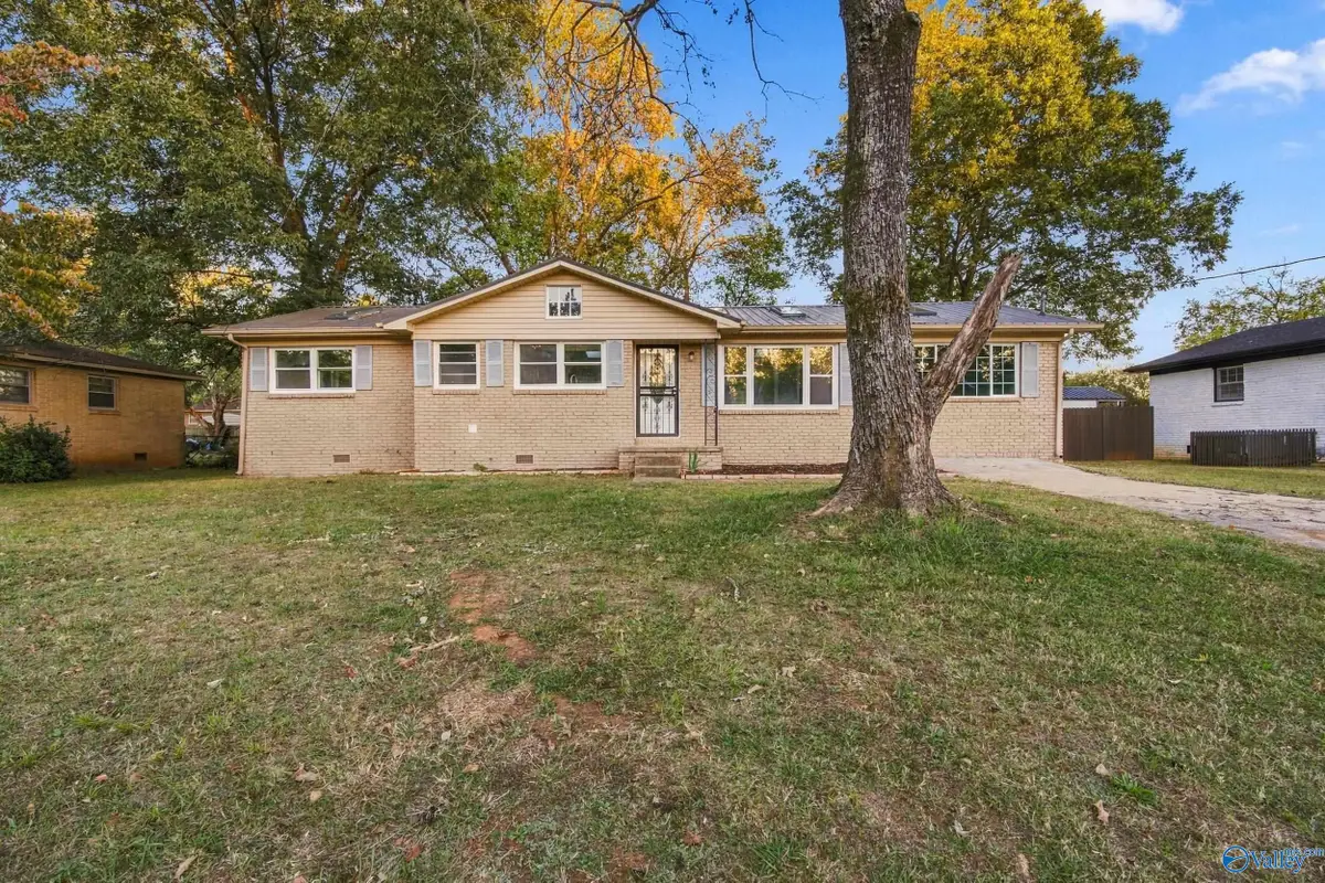 2015 Club View Drive Nw, Huntsville, AL 35810 - #1