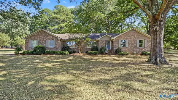 9309 Grandfield Lane Se, Huntsville, AL 35803