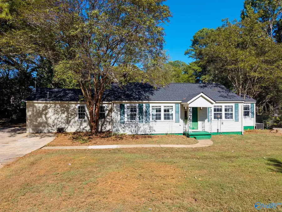 1604 W Market Street, Athens, AL 35611 - #2