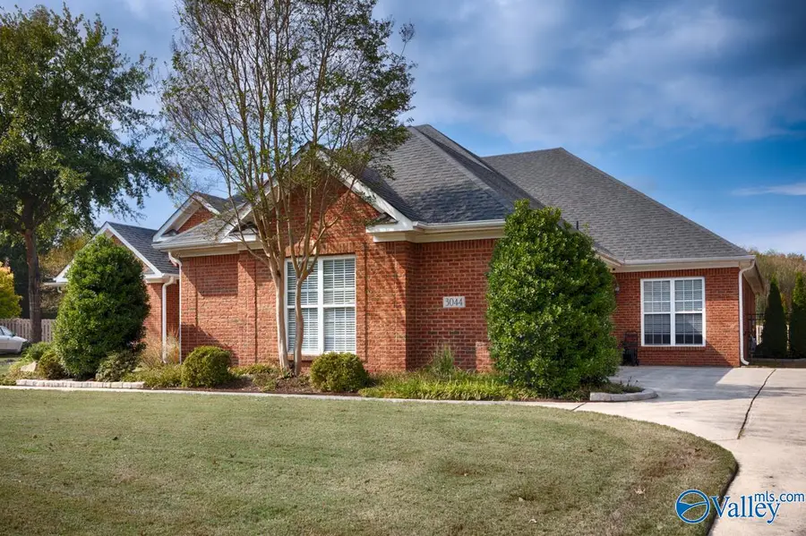 3044 Flint Mill Run Se, Owens Cross Roads, AL 35763 - #3