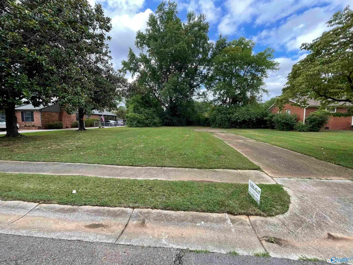4411 Lakeview Drive, Huntsville, AL 35810 - #1