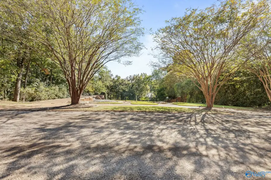 2317 Woodcliff Road Se, Huntsville, AL 35801 - #2