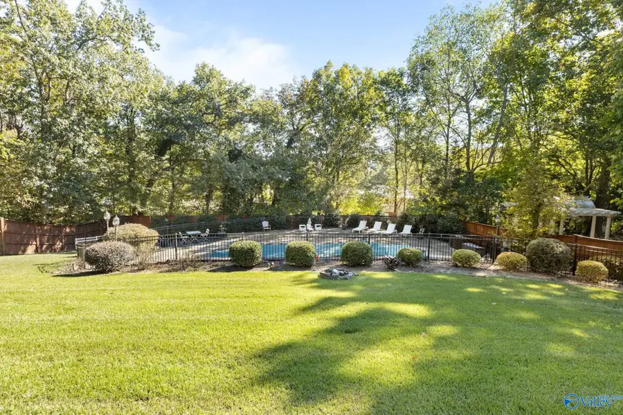 2317 Woodcliff Road Se, Huntsville, AL 35801 - #3