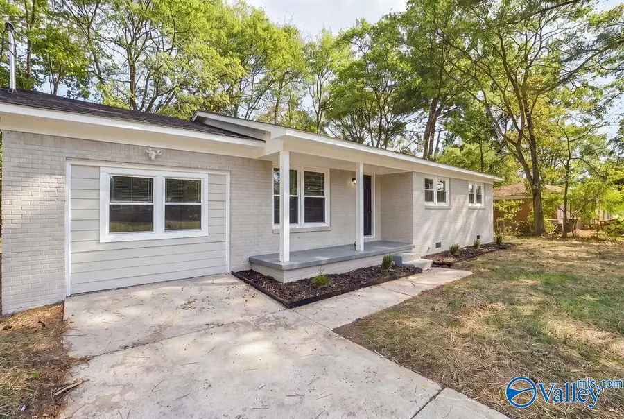 3506 Lois Lane Nw, Huntsville, AL 35810 - #3