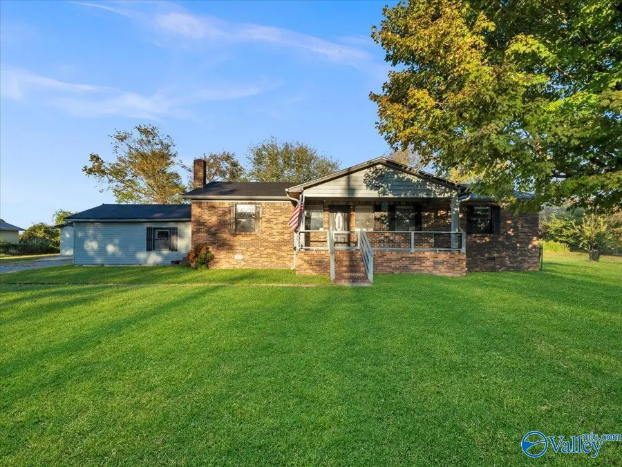 424 Horseshoe Bend Road, Scottsboro, AL 35769 - #2