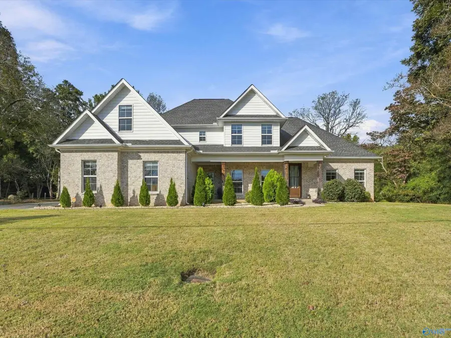 622 Old Big Cove Road, Owens Cross Roads, AL 35763 - #2