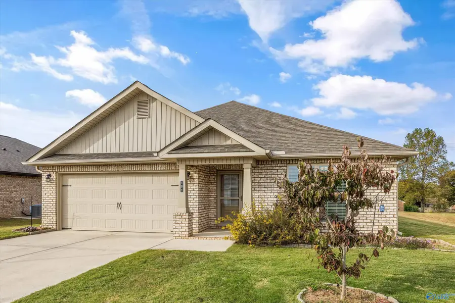 181 Cherry Laurel Drive, Hazel Green, AL 35759 - #2