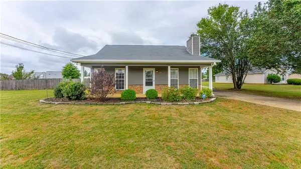 34 Farmbrook Drive, Fort Mitchell, AL 36856