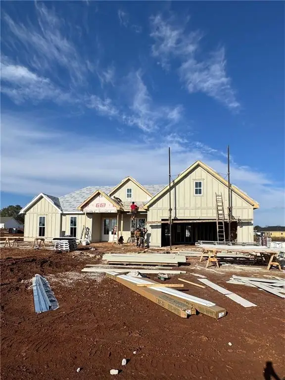 1111 Clara Dr, Valley, AL 36854