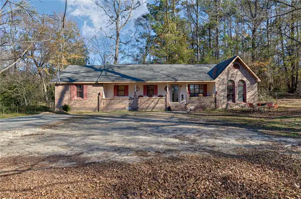 520 Robinson Drive, Smiths Station, AL 36877