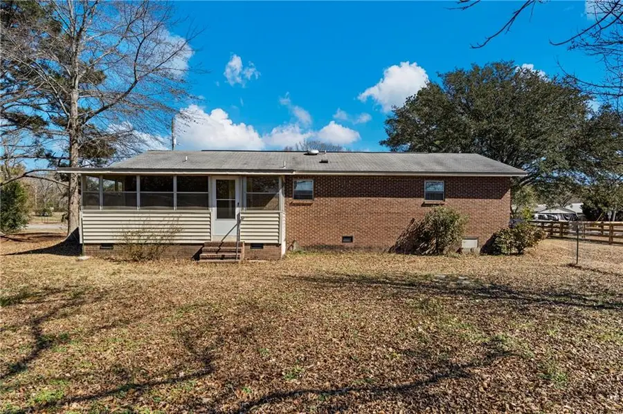 206 Main Street, Hurtsboro, AL 36860 - #3