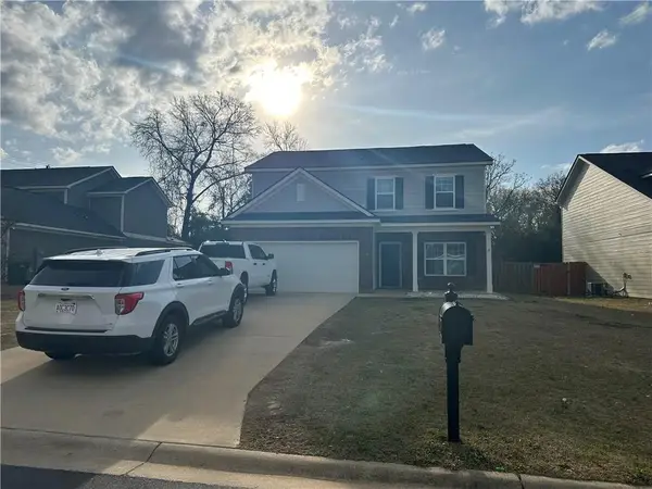 33 Wood Hill Drive, Smiths Station, AL 36877