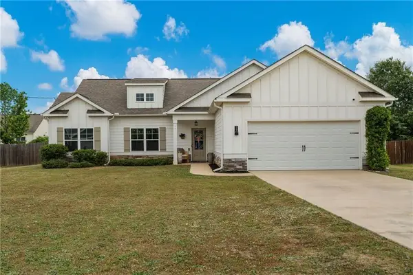 17 Belmont Drive, Fort Mitchell, AL 36856