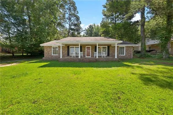 2600 Poyner Drive, Phenix City, AL 36870