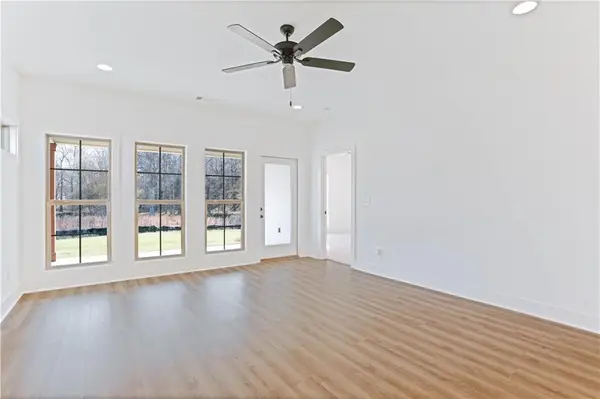 37 Crossing Court W, Valley, AL 36854