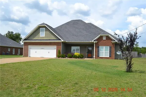 10 Sorghum Court, Fort Mitchell, AL 36856