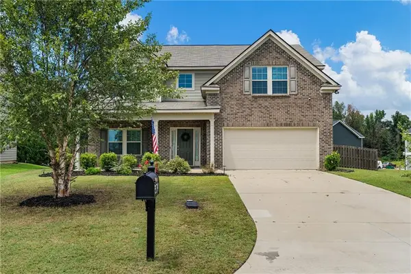 314 Red Oak Place, Smiths Station, AL 36877
