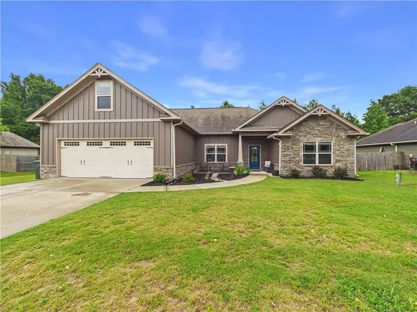 38 Winter Hawk Drive, Fort Mitchell, AL 36856