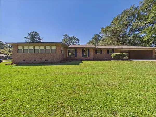 8114 Mullin Road, Smiths Station, AL 36877