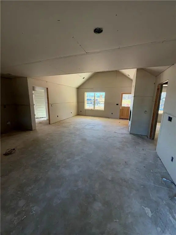 1095 30th St, Valley, AL 36854