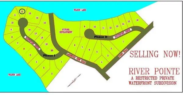 169 River Pointe Dr, Muscle Shoals, AL 35661