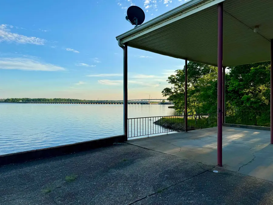 753 E Lakeside Dr, Florence, AL 35631 - Image #3