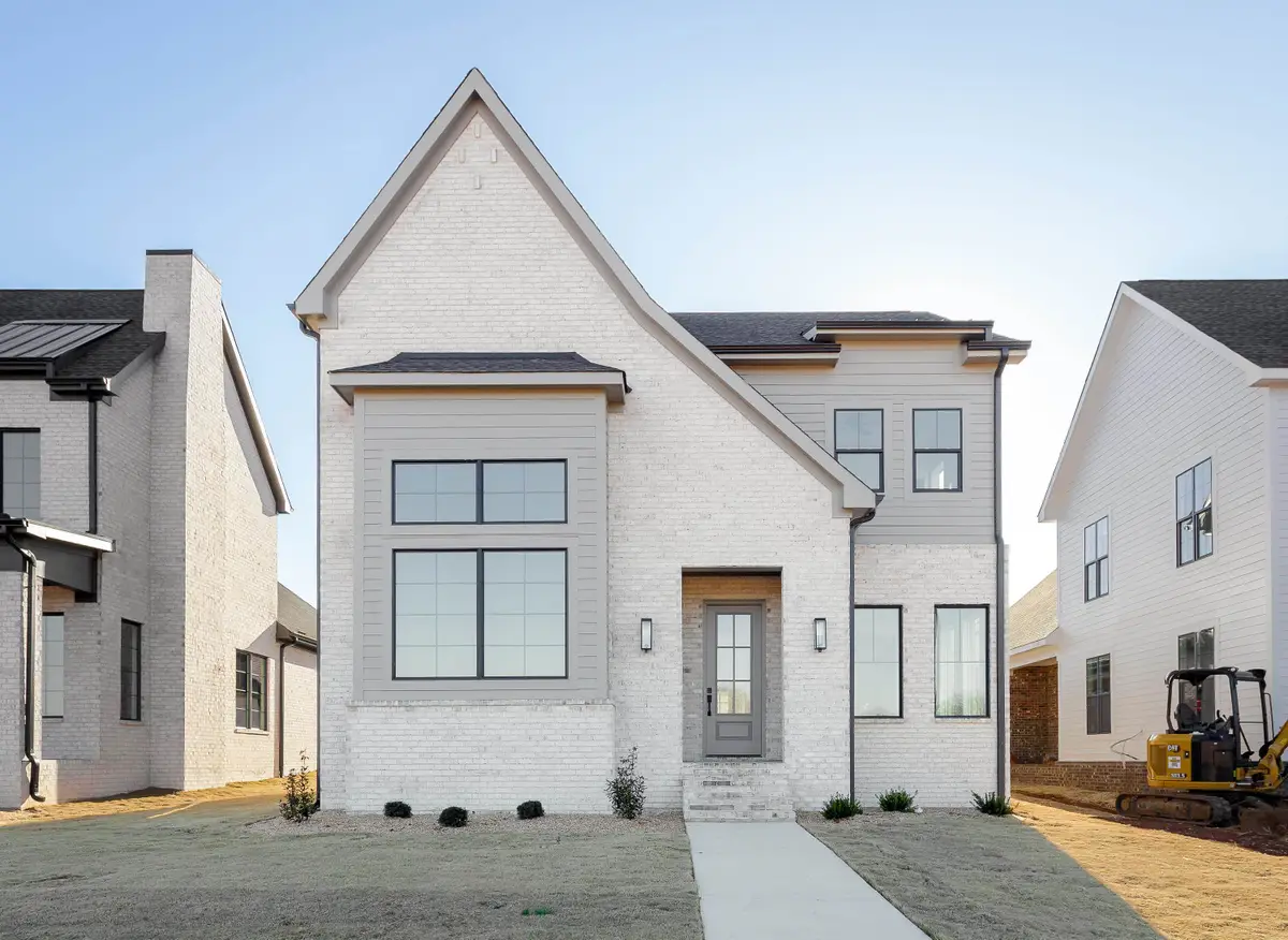 302 Fame Ave, Tuscumbia, AL 35674 - Image #1