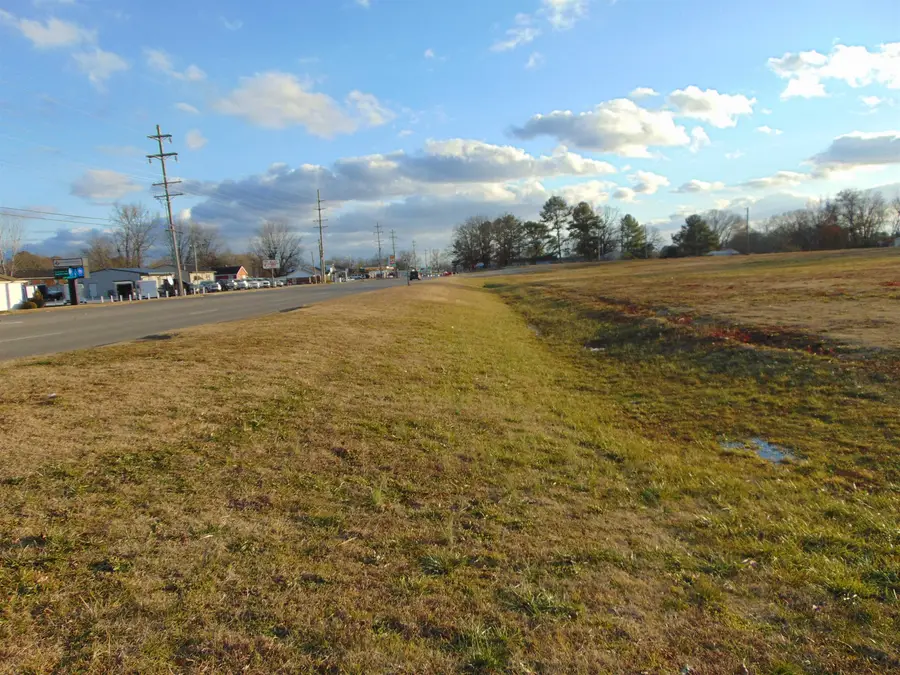 3713 Cloverdale Rd, Florence, AL 35633 - Image #2