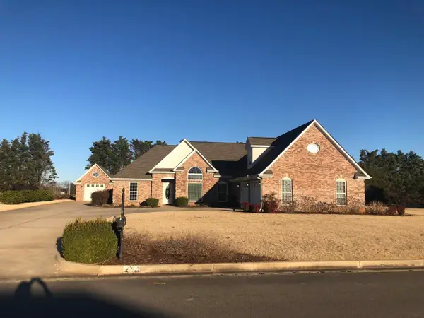 57 Julie Ann Dr, Muscle Shoals, AL 35661