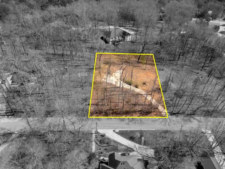 260 Creekside Dr, Florence, AL 35630 - Image #2