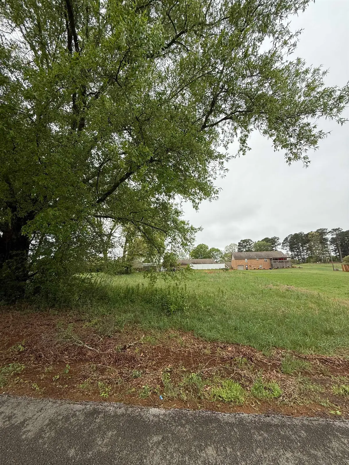 324 Oakview Cir, Killen, AL 35645 - Image #1