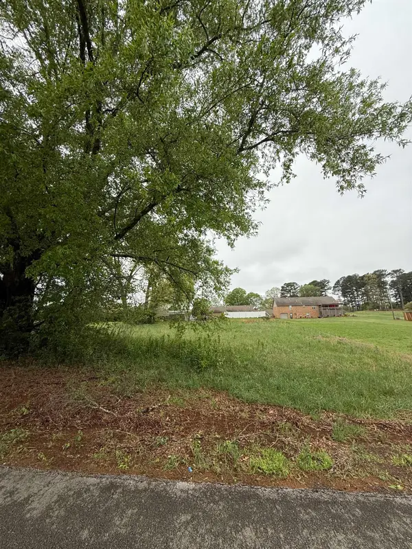 324 Oakview Cir, Killen, AL 35645