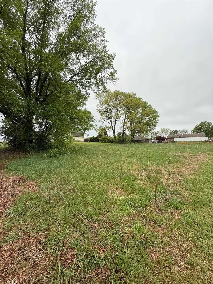 324 Oakview Cir, Killen, AL 35645 - Image #2