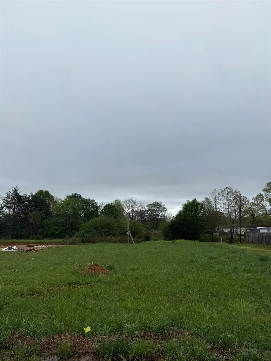 111 Oakview Cir, Killen, AL 35645 - Image #2