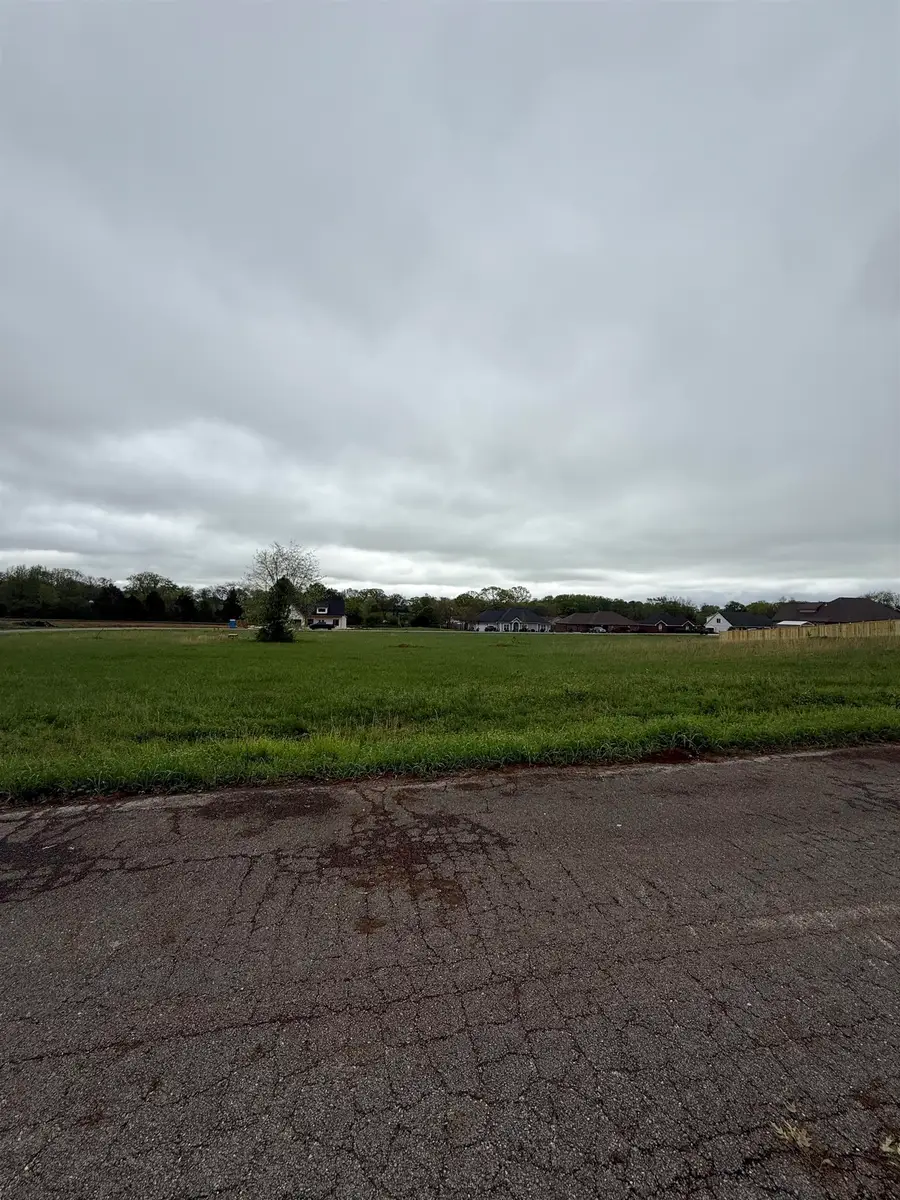 870 Oakview Cir, Killen, AL 35645 - Image #2