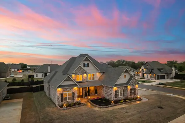 13841 Front Nine Dr, Athens, AL 35611