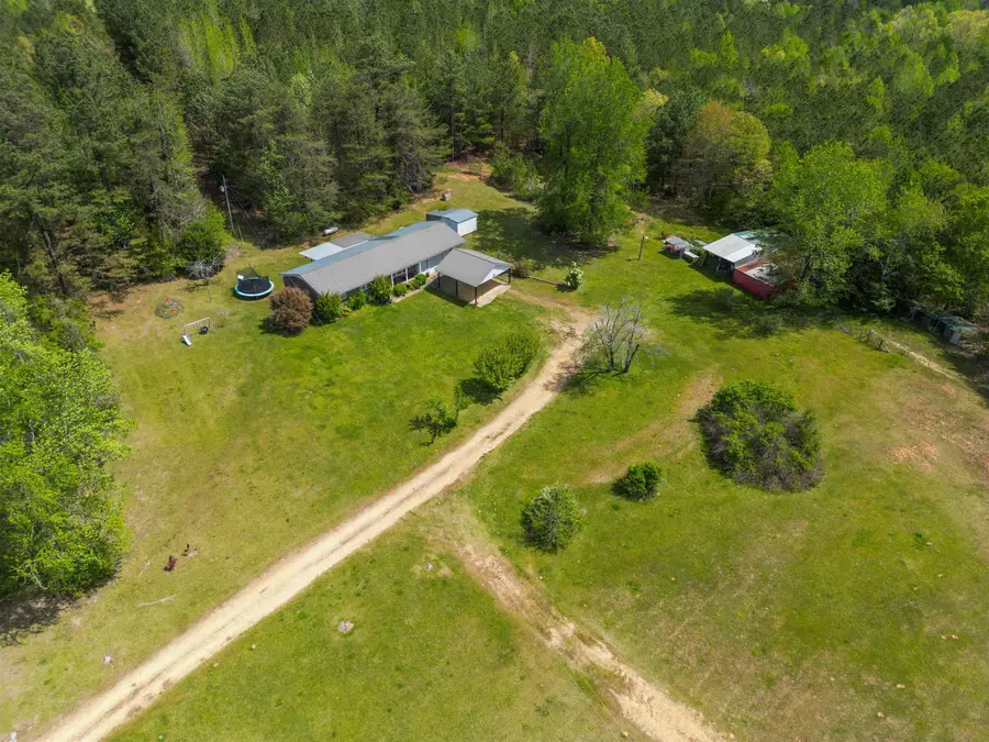 723 Mangum Cemetery Rd, Hamilton, AL 35570 - Image #3