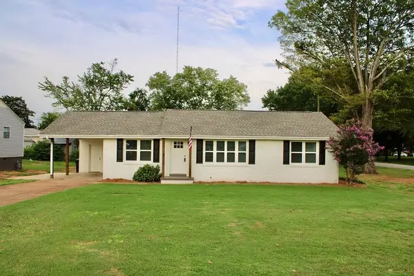 111 Ford St, Muscle Shoals, AL 35661