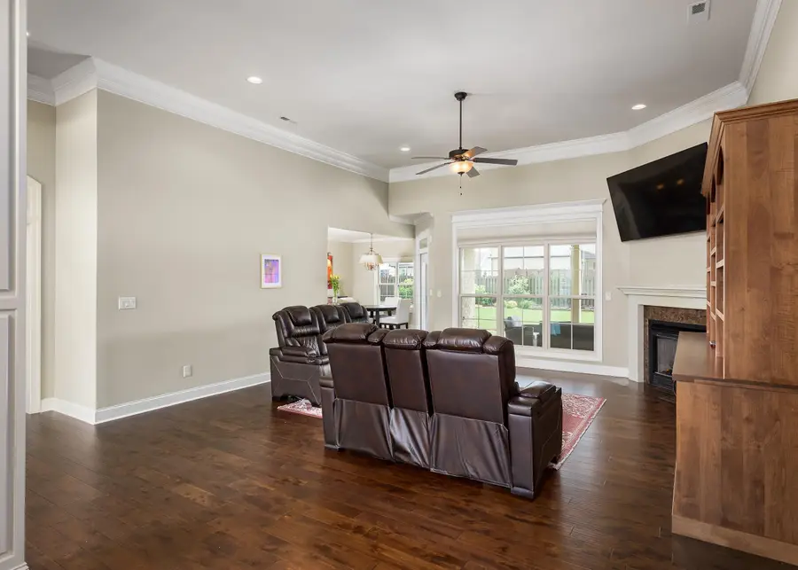 1206 Woodridge Ct, Florence, AL 35630 - #3