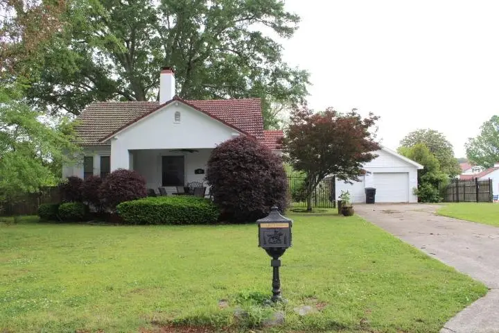 105 Guntersville St, Sheffield, AL 35660 - Image #1