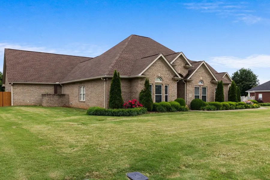 3105 W Mcguire Dr, Muscle Shoals, AL 35661 - #2