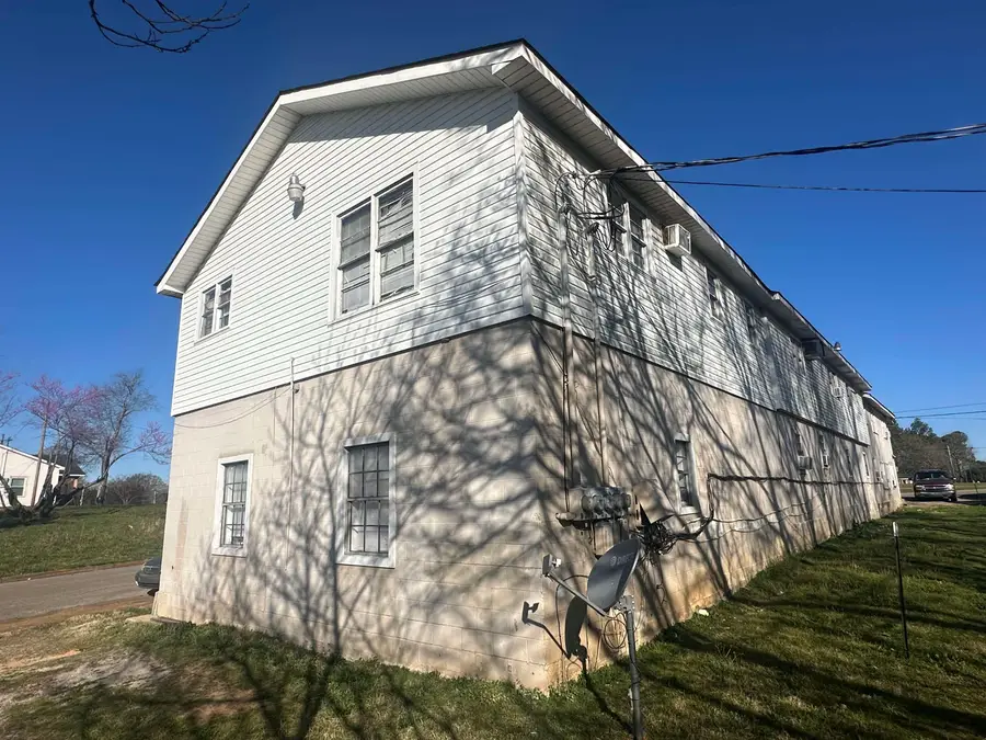 3202 Huntsville Rd, Florence, AL 35630 - Image #2