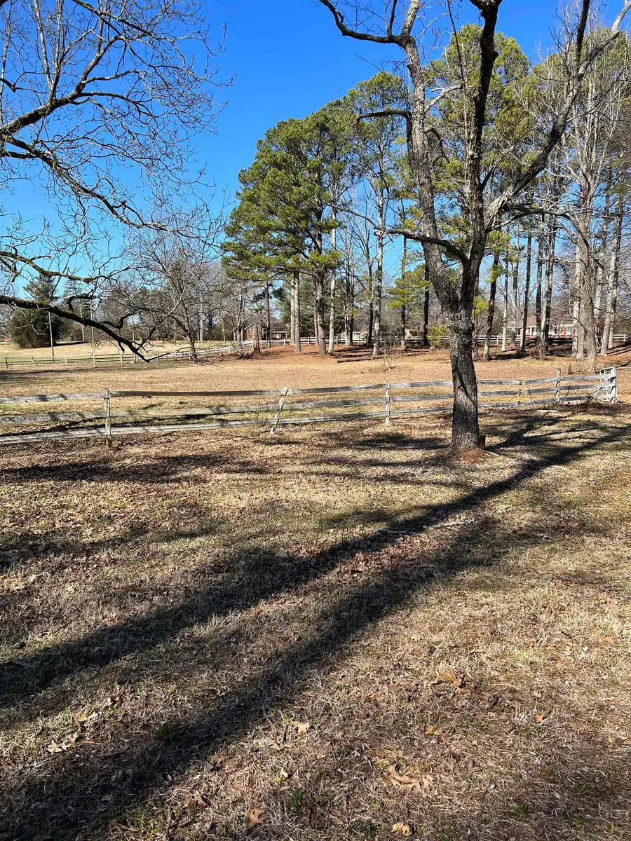 75 Hillandale Dr, Russellville, AL 35654 - Image #3