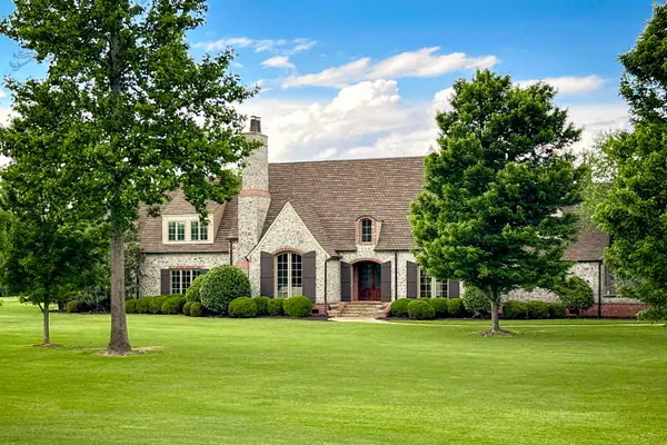 2400 Breeding Dr, Hartselle, AL 35640